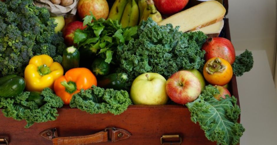 Box mit Obst und Gemüse